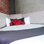 Hotel Nomad Hub