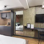 Nomad Hub 酒店 *