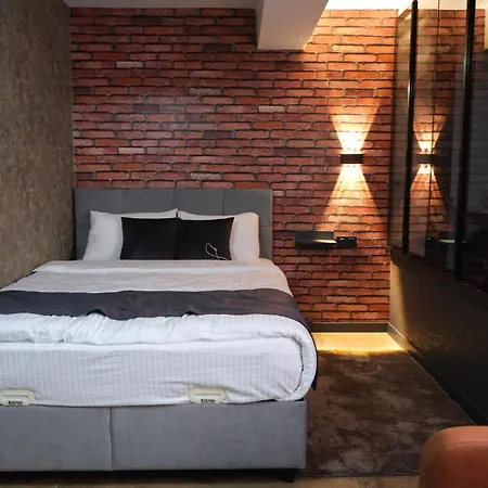 Nomad Hub Hotel