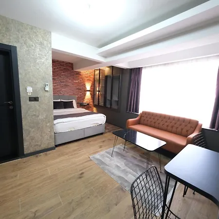 Nomad Hub Istanbul Suit