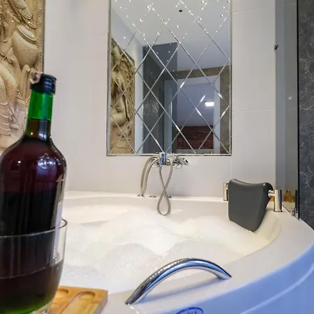 Nomad Hub Appart hôtel *