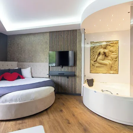 Nomad Hub Aparthotel
