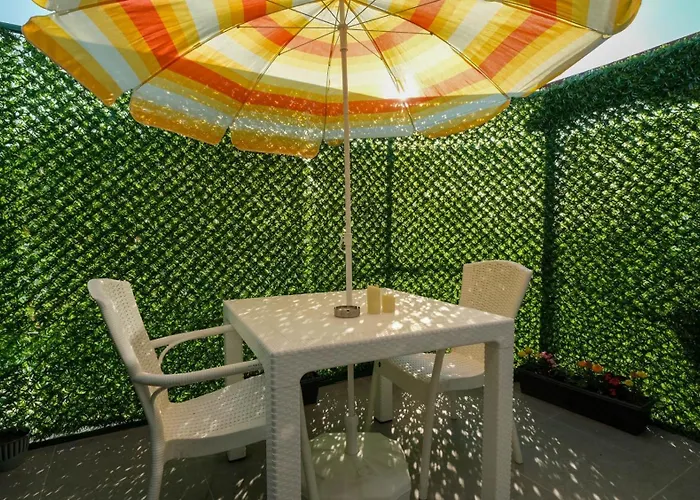 Nomad Hub מלון *