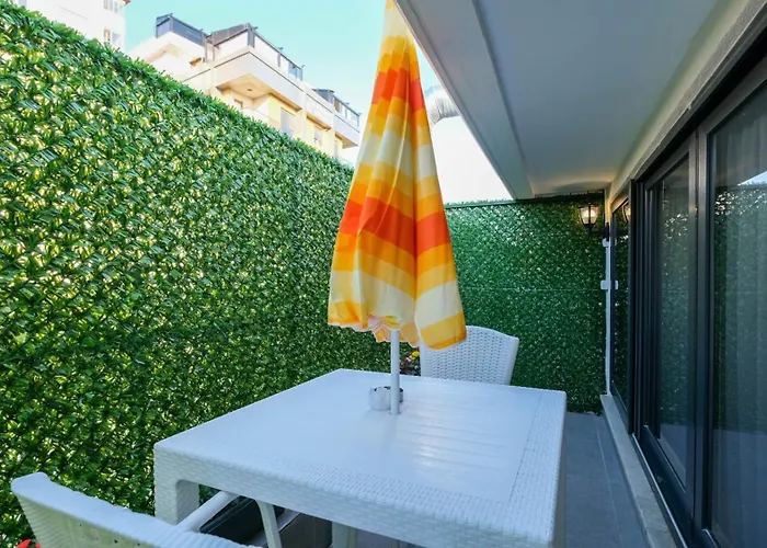 Nomad Hub מלון *