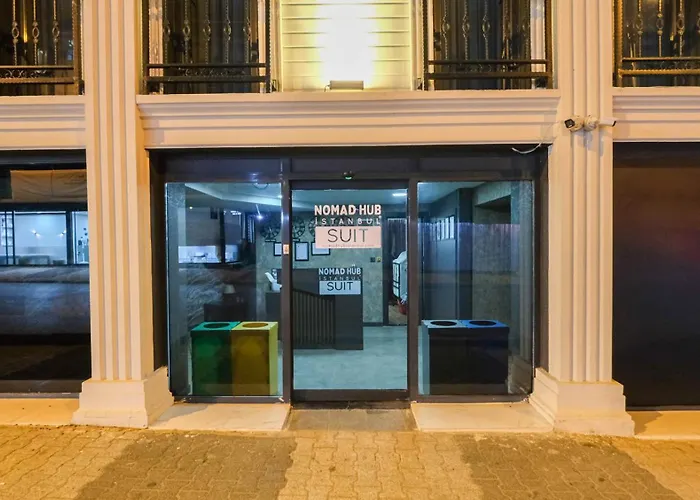 מלון Nomad Hub *