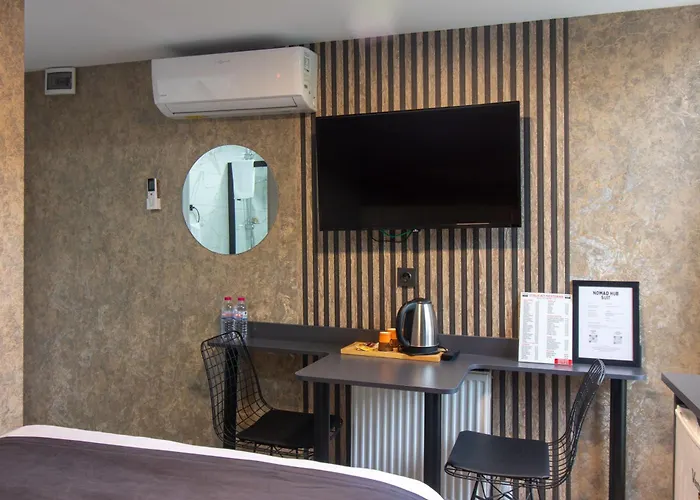 מלון Nomad Hub *