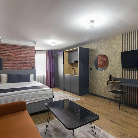 Nomad Hub Hotel