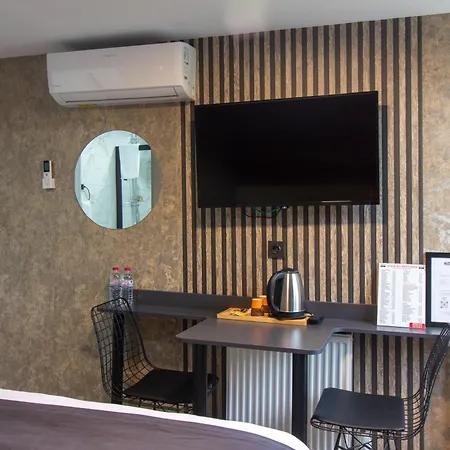 Hotel Nomad Hub *